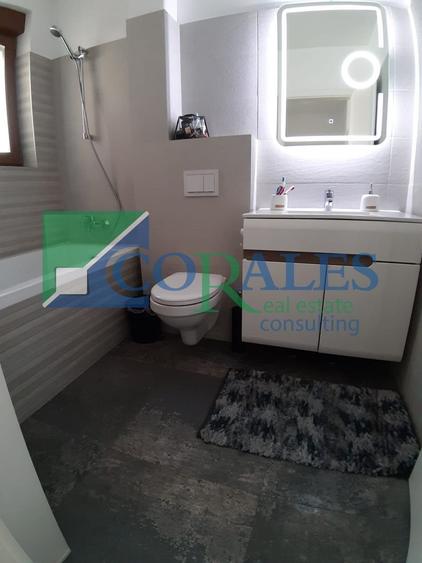 Apartament cu 3 camere decomandat, mobilat în Dumbrăvița
