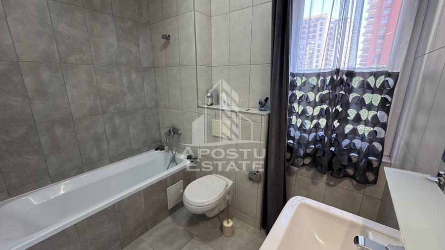 Apartament cu 3 camere semidecomandat în Lipovei