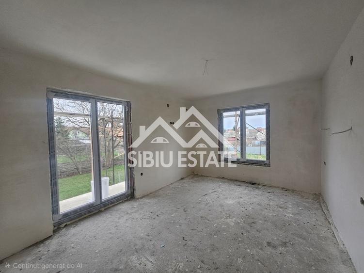Duplex cu 4 camere cu Canalizare în Exterior Nord