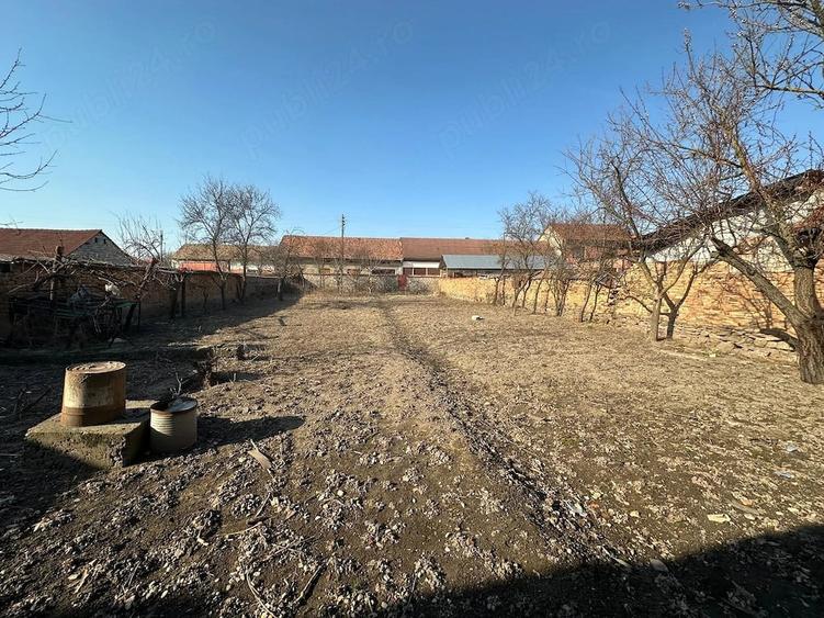 Casă cu Teren 900 Mp în Valea Timișului
