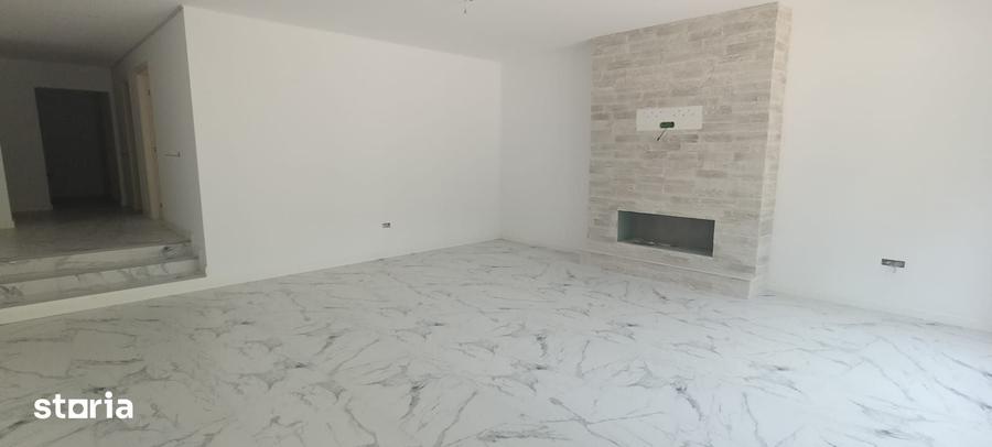 Apartament cu 3 camere decomandat în Păulești