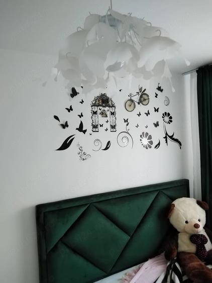 Apartament cu 3 camere decomandat în Exterior Vest