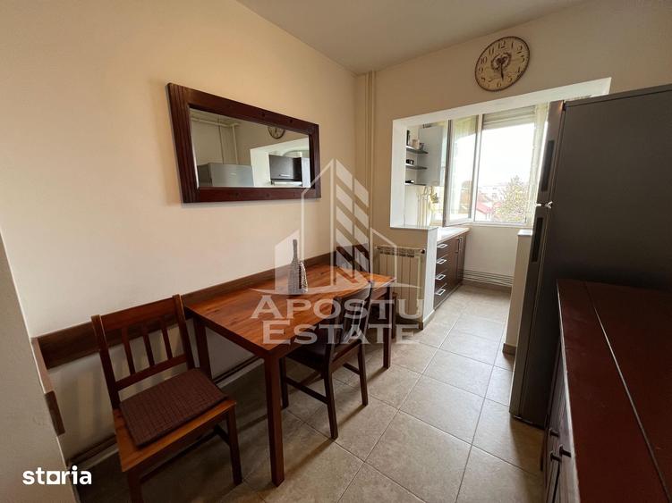 Apartament cu 3 camere decomandat în Dumbrăvița