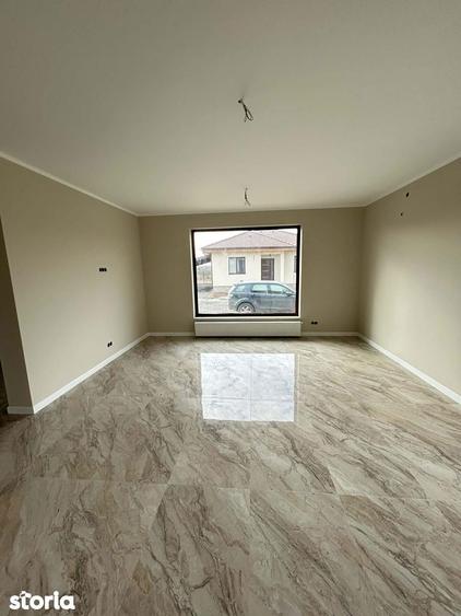 Casă cu 4 camere cu Teren 476 Mp în Central
