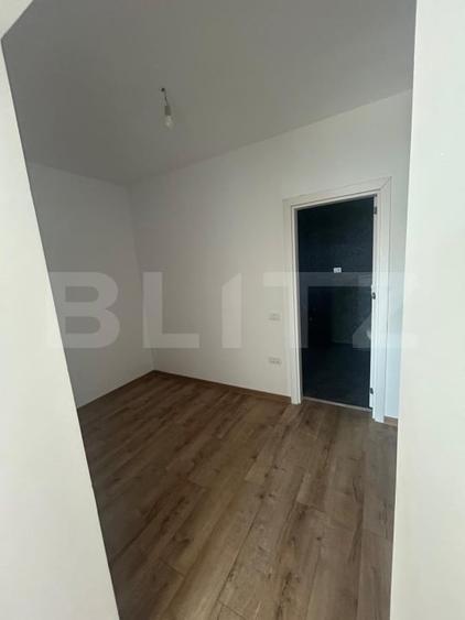 Casă individuală cu 8 camere cu Canalizare în Crevedia