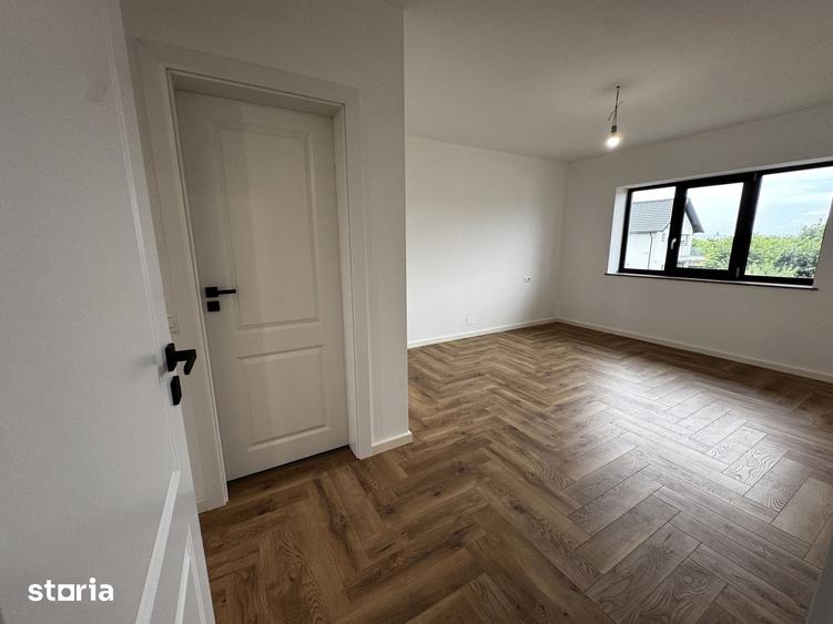 Casă cu 5 camere cu Teren 500 Mp în Gherăiești