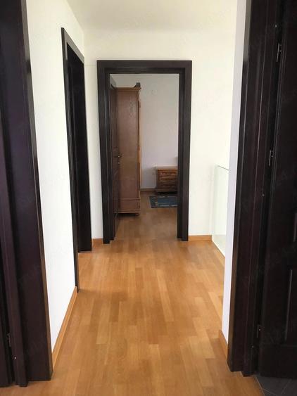 Casă cu 5 camere cu Teren 500 Mp în Corunca