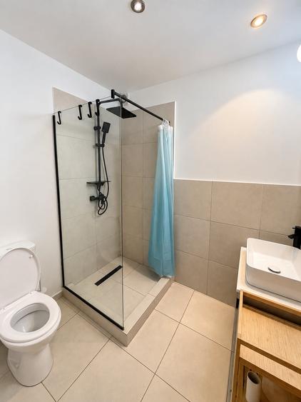 Apartament cu 3 camere, mobilat în Calea Victoriei