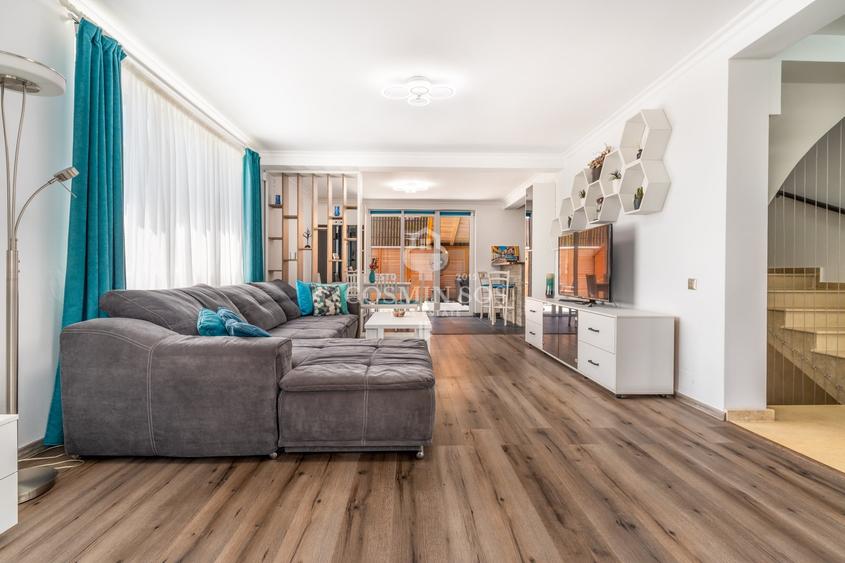 Duplex cu 6 camere cu Teren 305 Mp în Florești