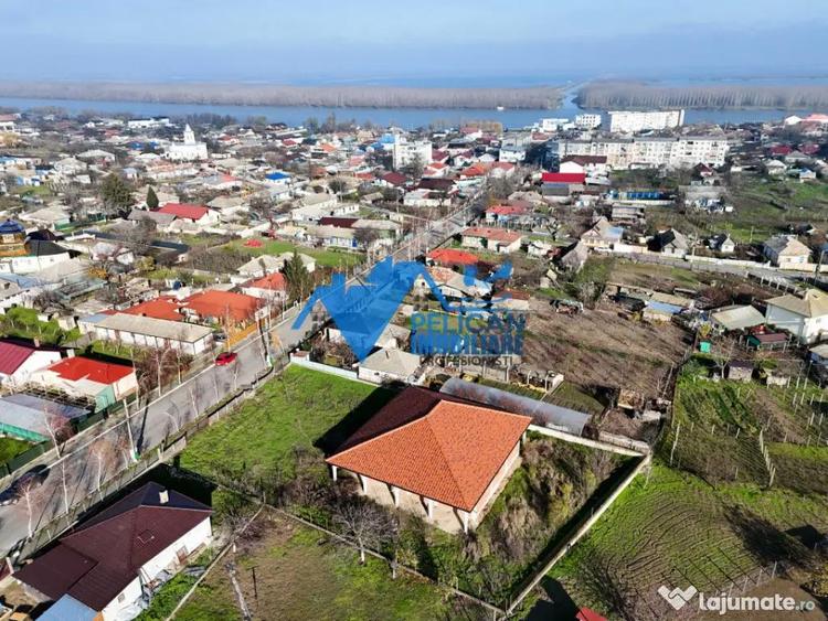 Casă cu 4 camere cu Teren 1376 Mp în Mahmudia
