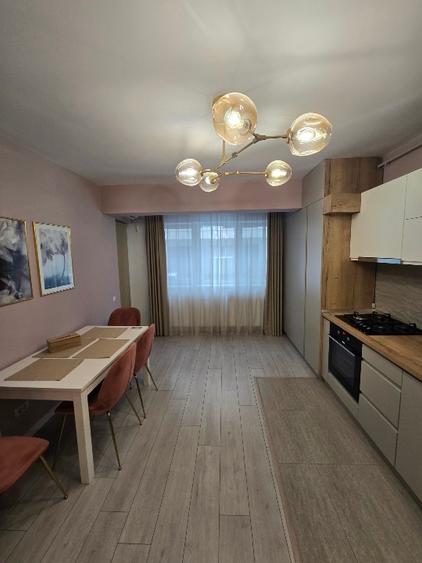 Apartament cu 2 camere decomandat în Titan