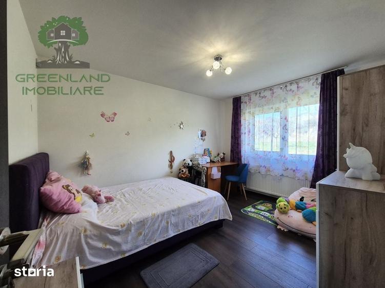 Casă cu 4 camere cu Teren 1430 Mp în Bucium