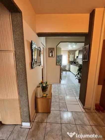 APARTAMENT 4 CAMERE | DECOMANDAT | ETAJ 1 | ZONA CENTRALA - 18