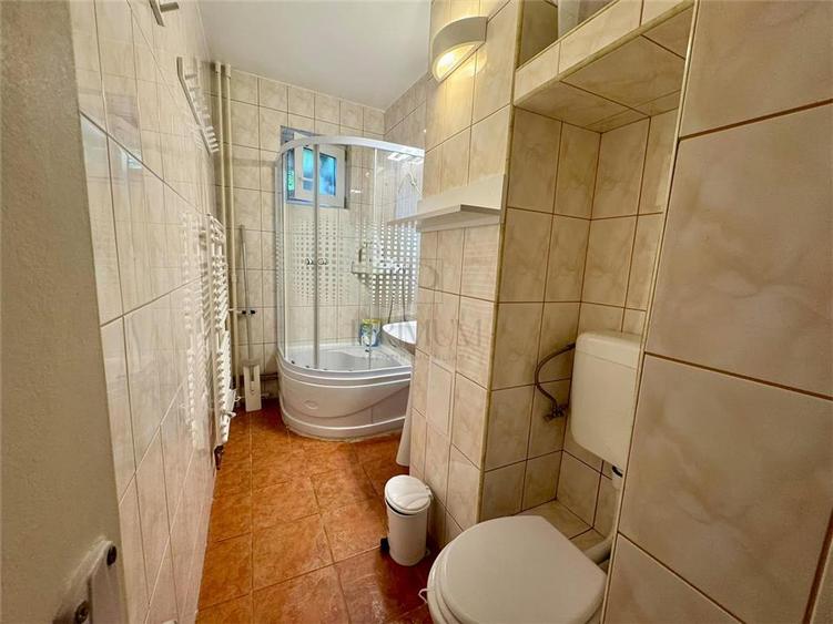 Apartament cu 2 camere semidecomandat, mobilat în Dacia