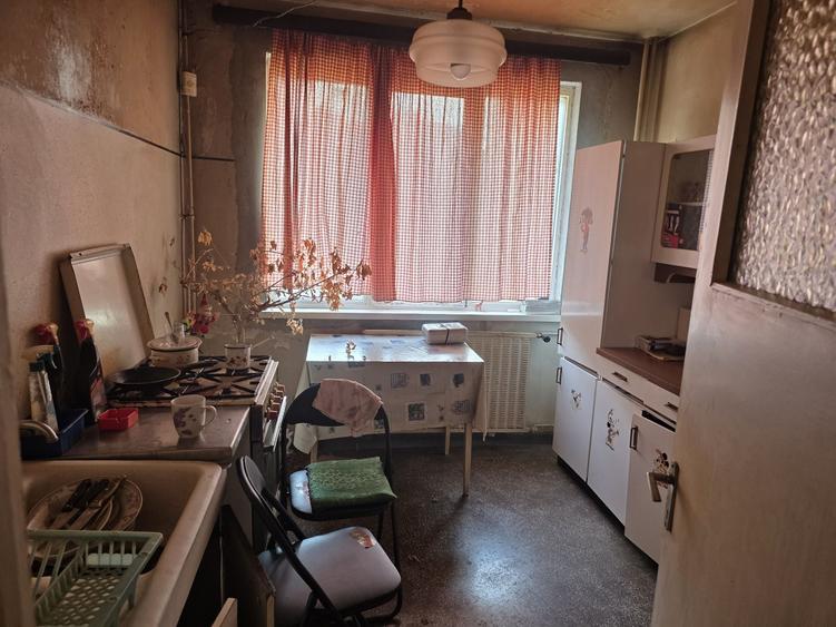 Apartament cu 3 camere decomandat în Pantelimon