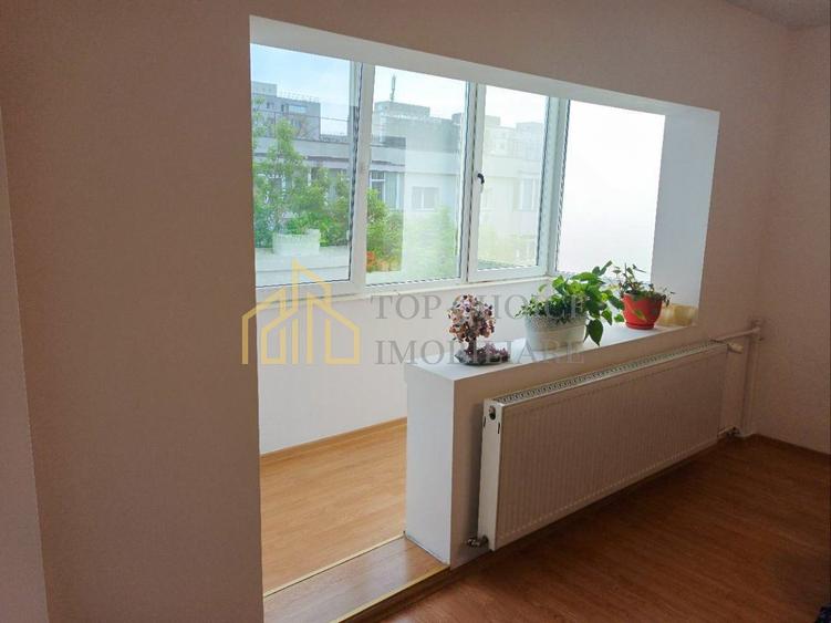 Apartament cu 3 camere decomandat, mobilat în Tei