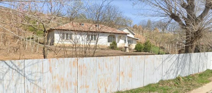 Casă cu 4 camere cu Teren 50000 Mp în 13 Septembrie