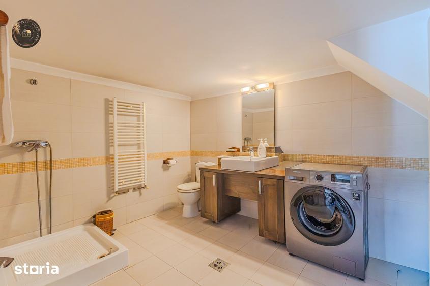 Casă cu 10 camere cu Teren 1500 Mp în Aurel Vlaicu
