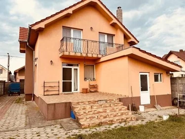 Casă cu Teren 500 Mp în Oșorhei