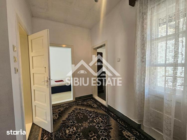 Casă cu 5 camere cu Teren 198 Mp în Central