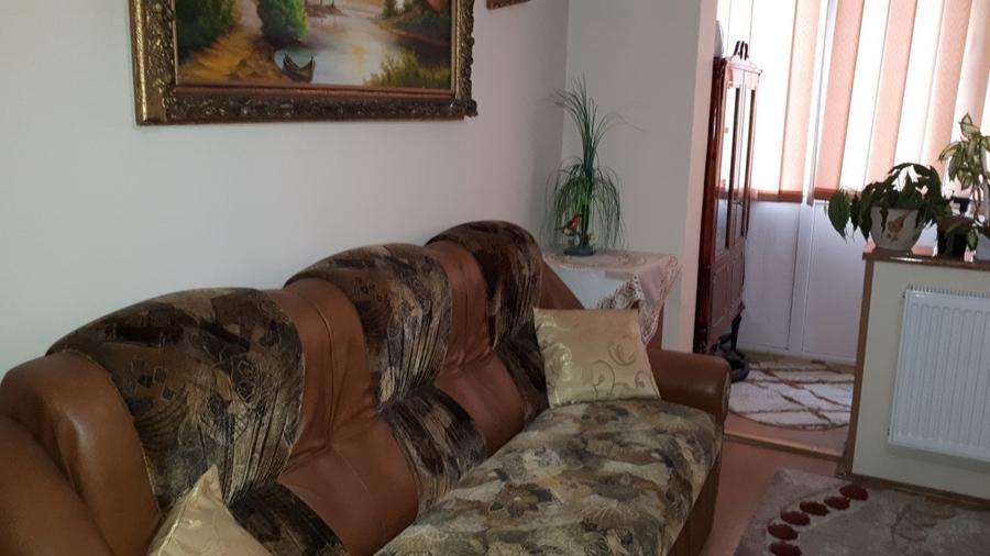 Apartament cu 4 camere decomandat, mobilat în Aurel Vlaicu