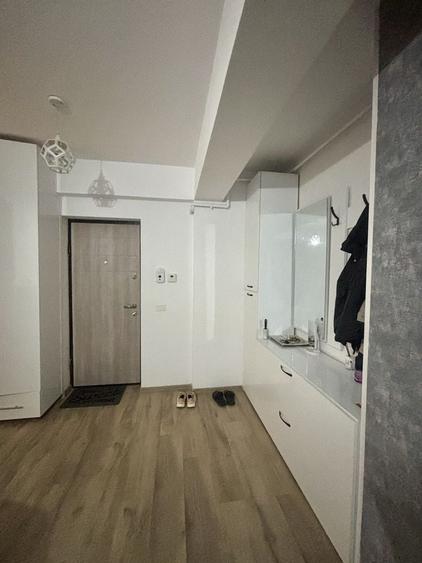 Apartament cu 2 camere decomandat în Titan