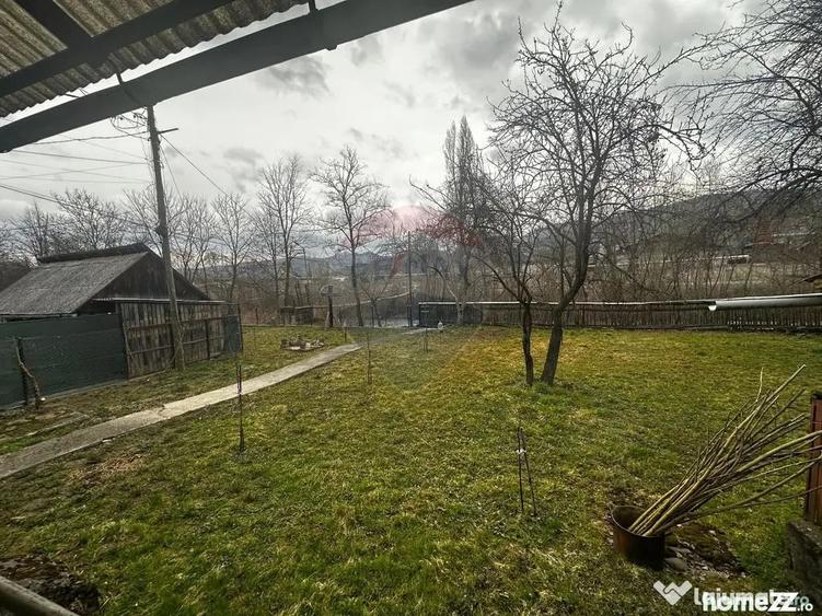 Casă cu 3 camere cu Teren 3440 Mp în Central