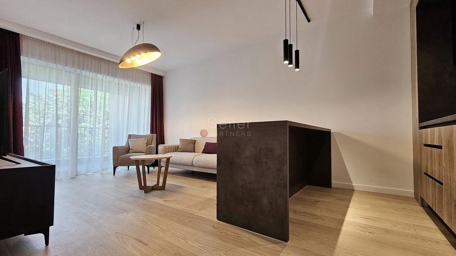 Apartament cu 3 camere decomandat, mobilat în Brașovul Vechi
