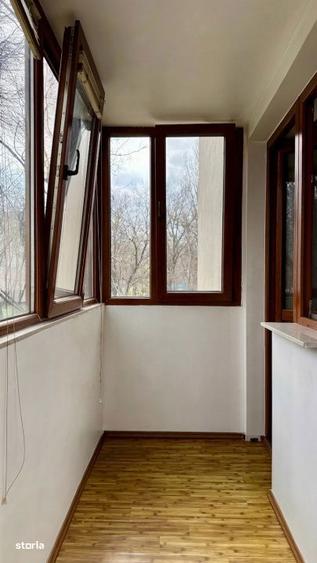 Apartament cu 3 camere decomandat, mobilat în Titan