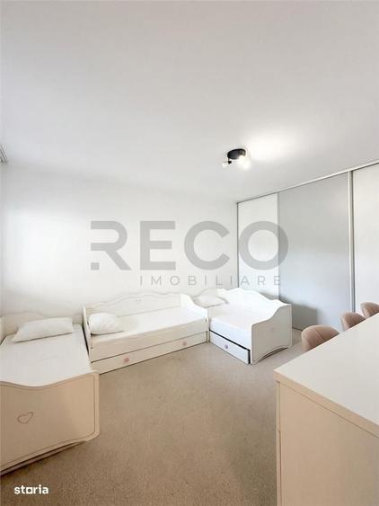 Apartament cu 3 camere în Central — fotografia 3