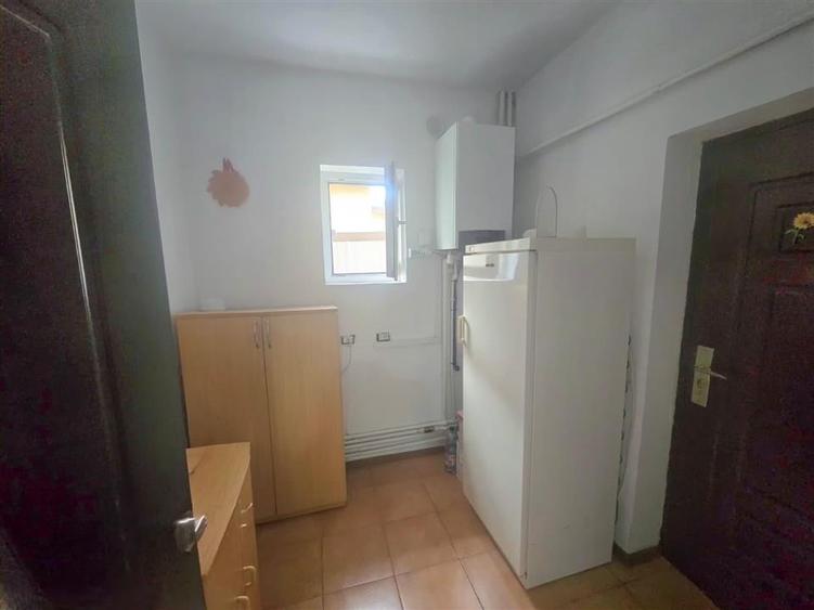Casă individuală cu 4 camere cu Garaj în Moara Nica
