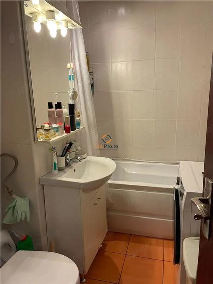 Apartament cu 2 camere decomandat în Complex Studențesc
