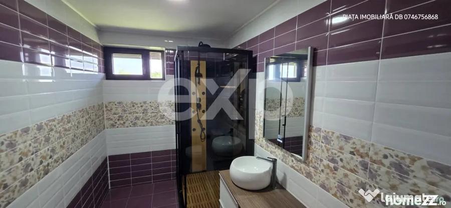 Casă cu 7 camere cu Teren 9800 Mp în Bungetu