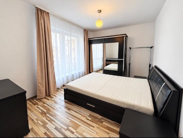 Apartament cu 3 camere decomandat, mobilat în Central
