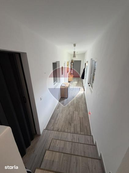 Casă cu 5 camere cu Teren 5300 Mp în Găvănești