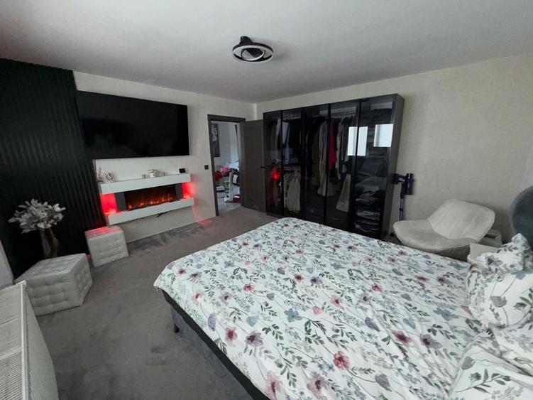Apartament cu 3 camere decomandat în Calea Moldovei