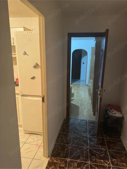 Apartament cu 2 camere decomandat în Broșteni