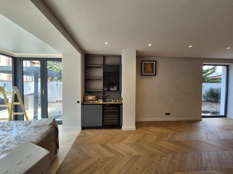 Apartament cu 4 camere decomandat, mobilat în Voluntari