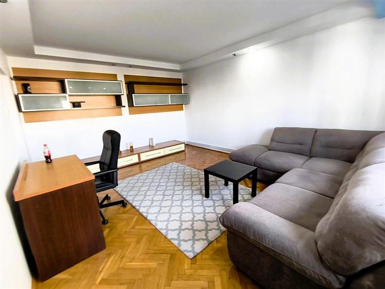Apartament cu 3 camere decomandat, mobilat în Unirii Sud