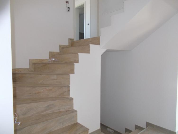 Casă individuală cu 5 camere cu Teren 570 Mp în Giarmata