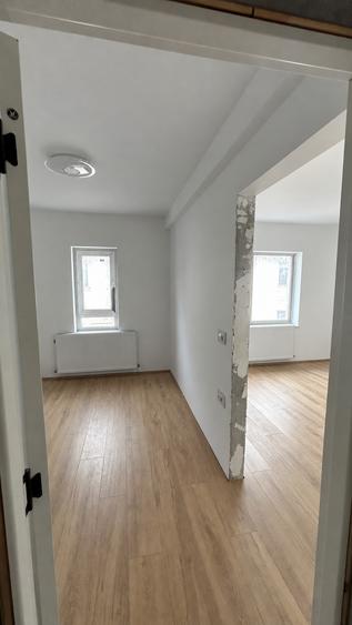 Casă cu 5 camere cu Teren 185 Mp în Kamsas