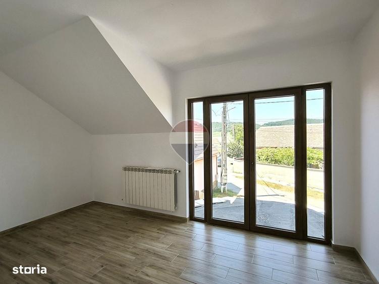 Casă cu 4 camere în Hoghilag