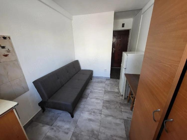Garsonieră decomandată în Central