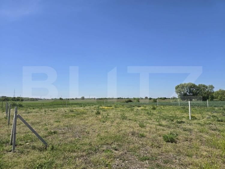 Teren Construcții extravilan de 900 mp, în Sud