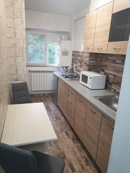 Apartament cu 2 camere decomandat în Sârbi