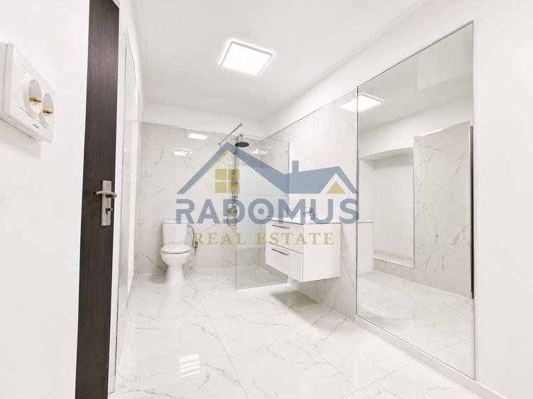 Casă individuală cu 10 camere cu Canalizare în Ultracentral