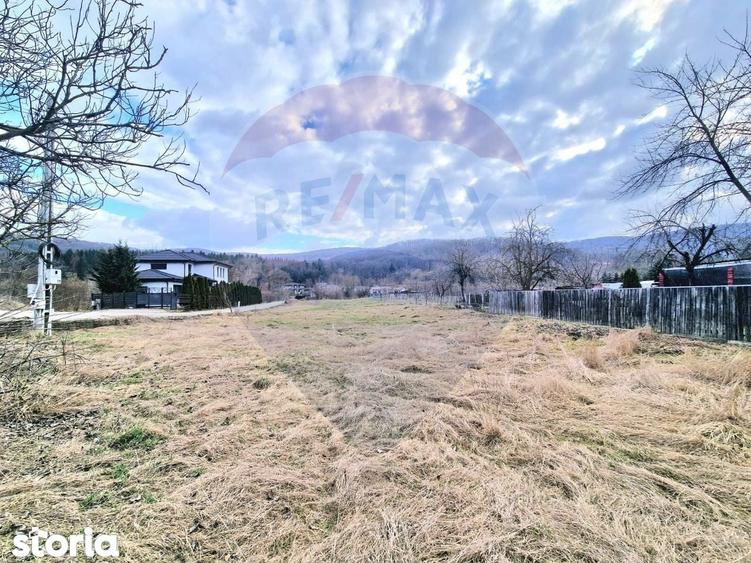 Teren de 2286 mp, în Mărgineni