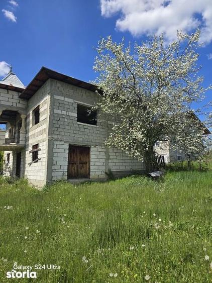 Casă cu 4 camere cu Teren 200 Mp în Petros
