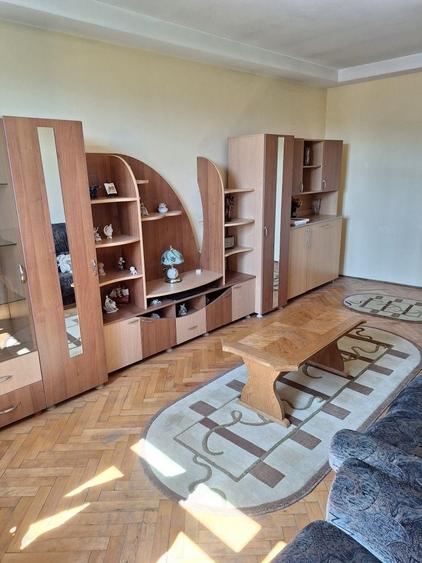 Garsonieră decomandată în Petros
