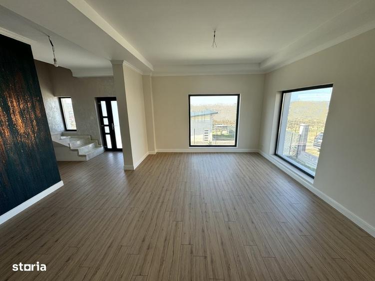 Casă cu 4 camere în Tomești